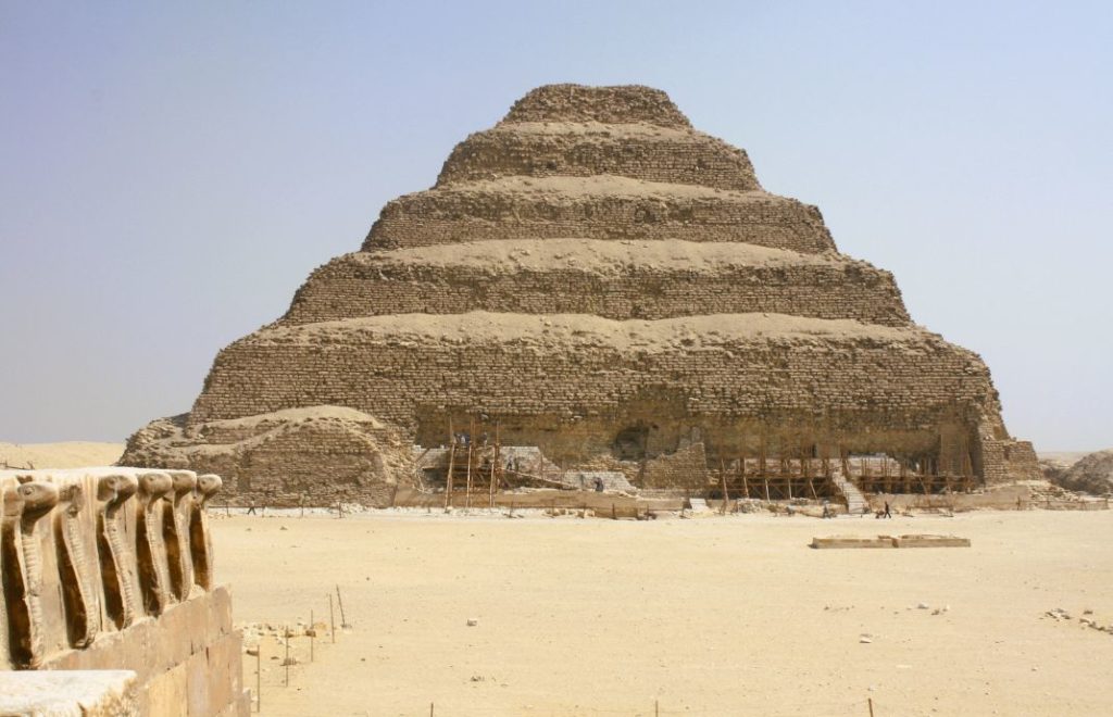 Mest imponerende er Djoser-pyramiden
