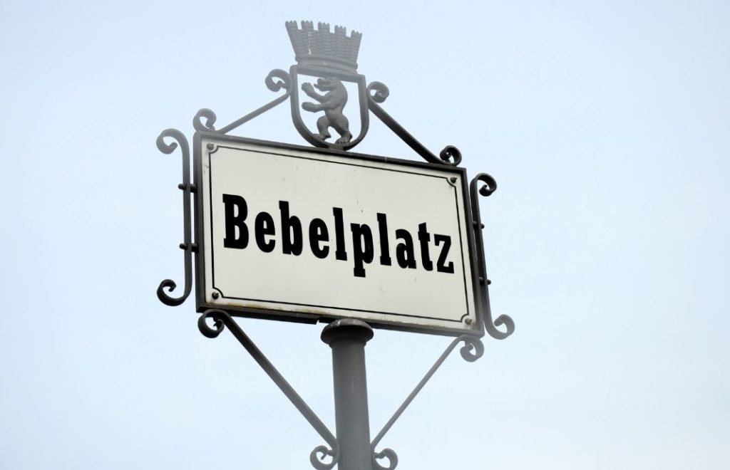 I 1933 gikk ”utyske” tanker opp i flammer på Bebelplatz