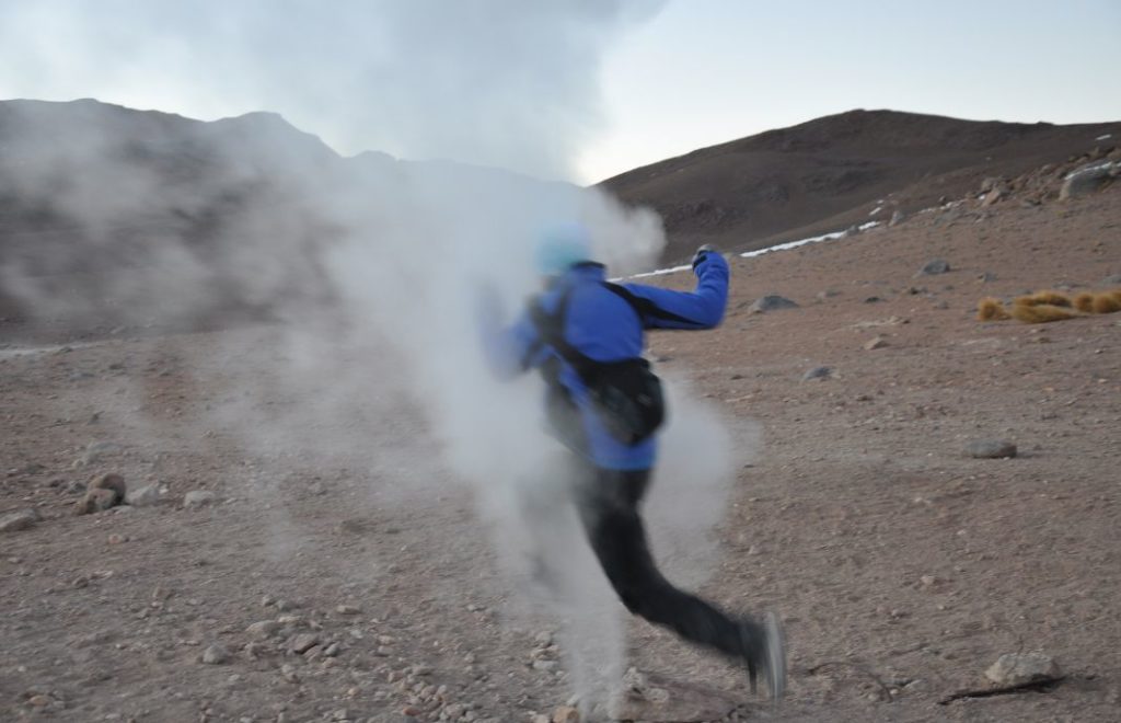 Hvorfor ikke starte dagen med å hoppe gjennom røyken fra en geysir?