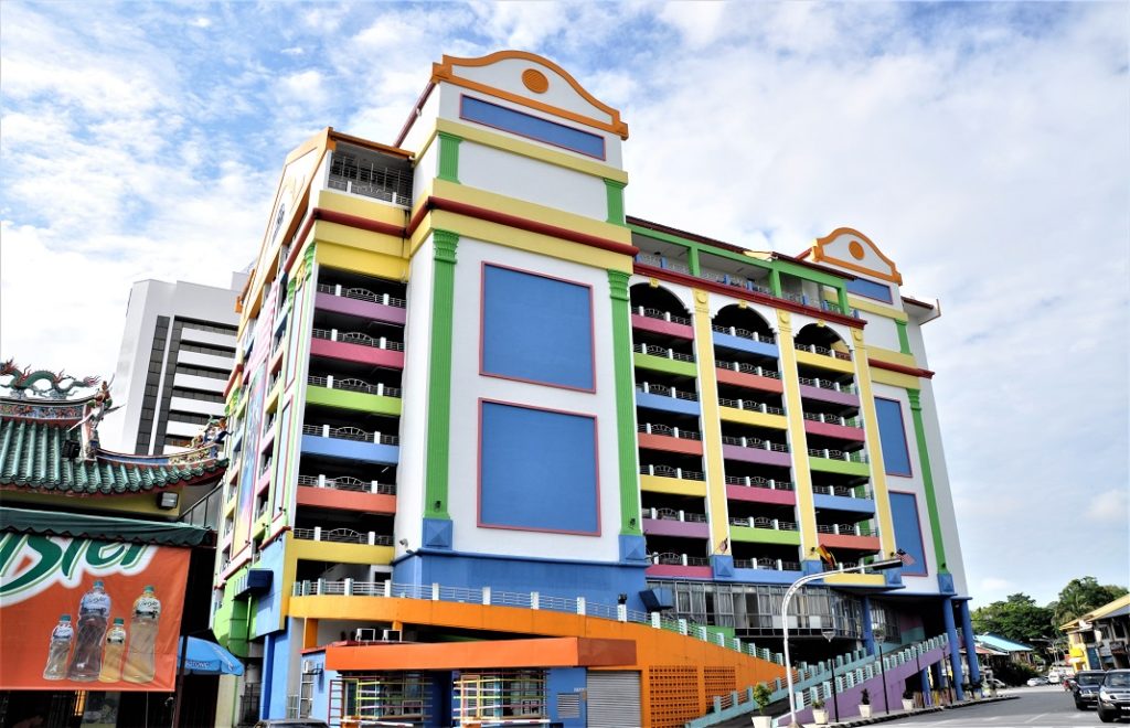 Kuching er en fargerik by. 