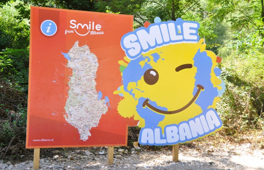 Velkommen til Albania. 