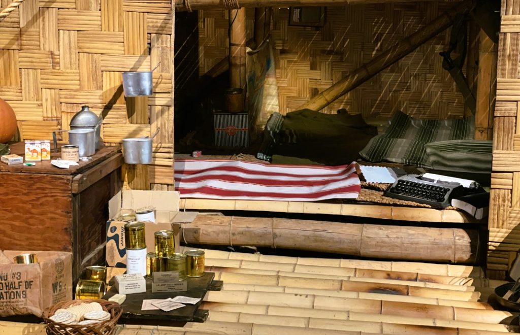 Slik så det ut på balsaflåten Kon Tiki da Thor Heyerdahl seilte den. 