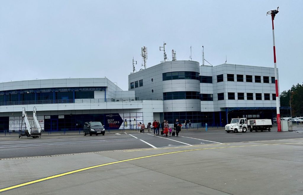 Flyplassen i Szczecin ligger 40 km utenfor byen.