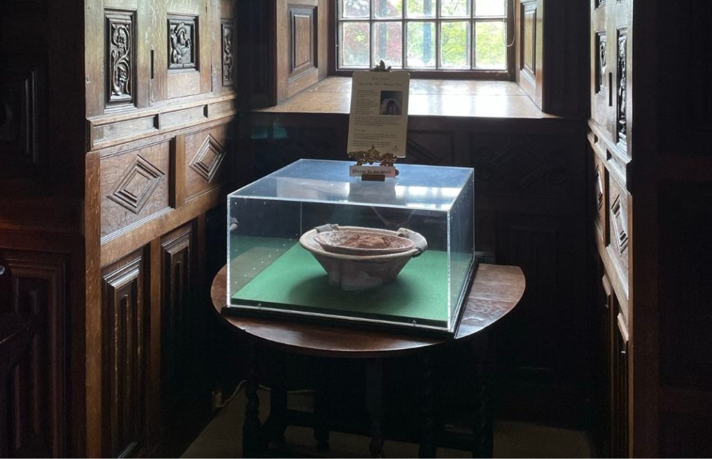 Steinen i Charter Room på Fyvie Castle