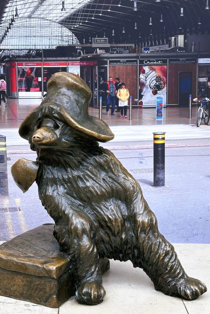 Den lille duffelcoat-kledde bjørnen Paddington
